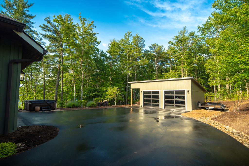 115 Passionflower Trail garage