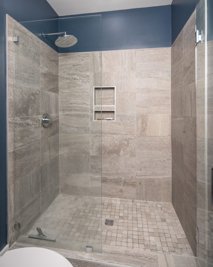 198 Ramblestone Terrace, Unit 202 shower